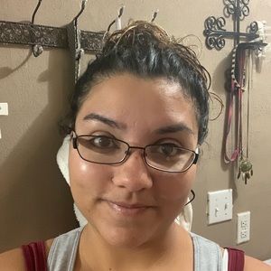 Meet your Posher, Adrianna